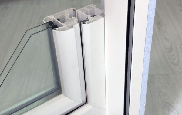 Controtelaio in PVC isolato con guida in alluminio per avvolgibile ed infisso in PVC – 3